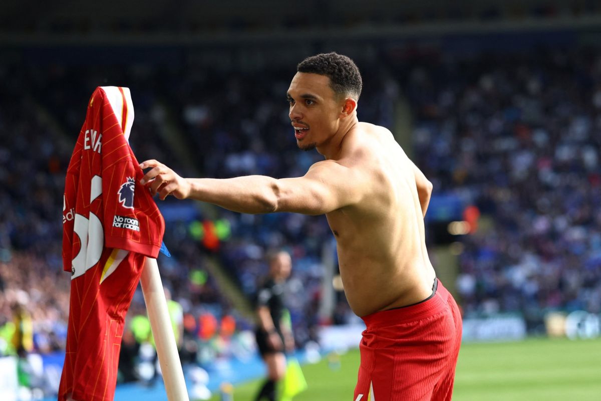 Trent Alexander-Arnold masih enggan bicara masa depannya ke Liverpool